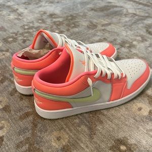 AIR Jordan 1 Lava Glow